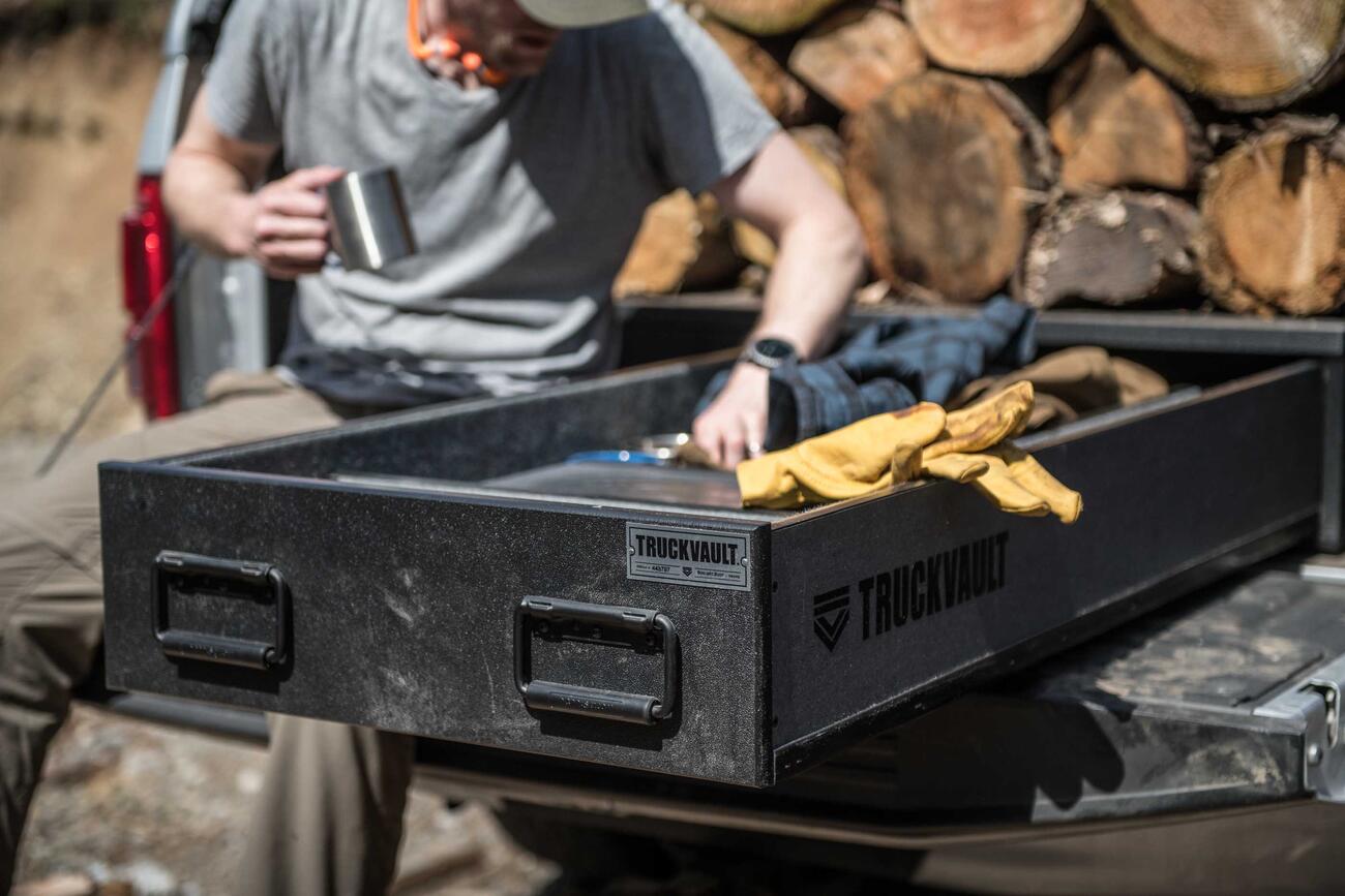 PickUpSeries-CoveredBedLine-Standard2DrawerCustom-FordF150-Logging-HiRes-5 Thumbnail