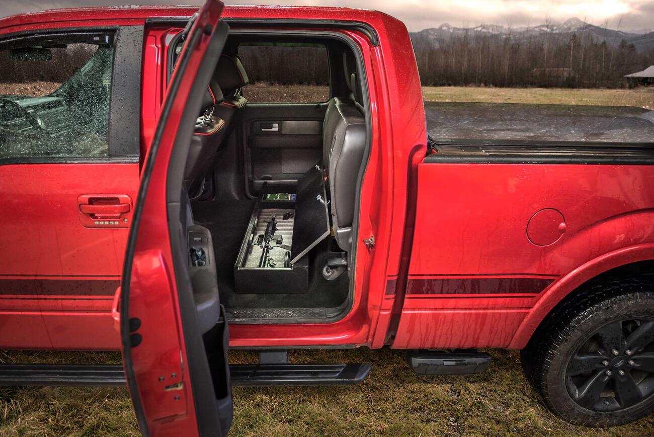 PickUpSeries_InteriorCabLine_SeatVault_Chevy_1500_CrewCab_Customer1.jpg Thumbnail