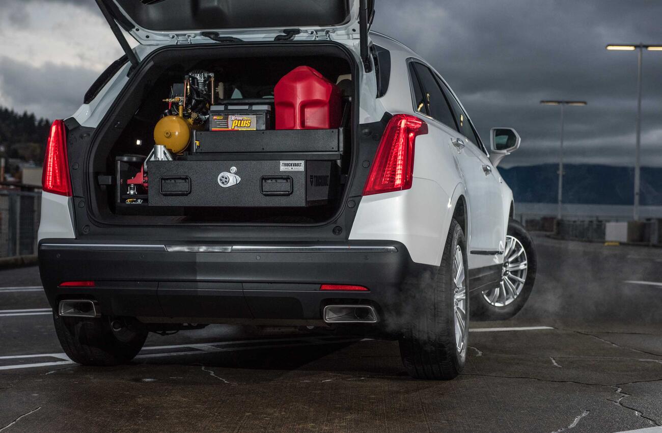 SUVseries_BaseLine_Custom_2017_Cadillac_XT5_Roadside9.jpg Thumbnail